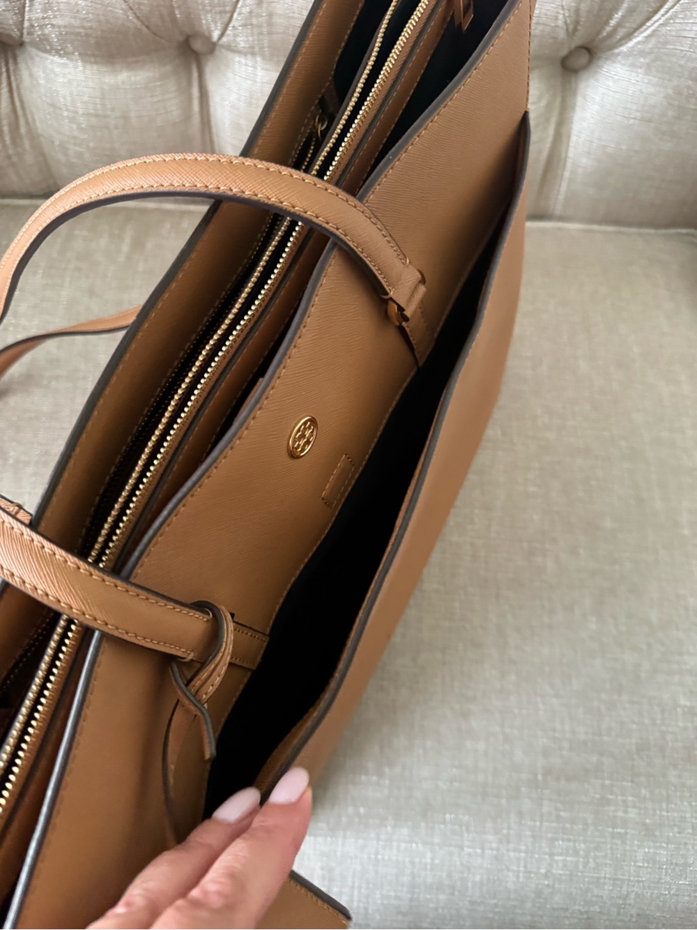 Tory Burch Caramel Tan Leather Tote - Picture 11 of 15